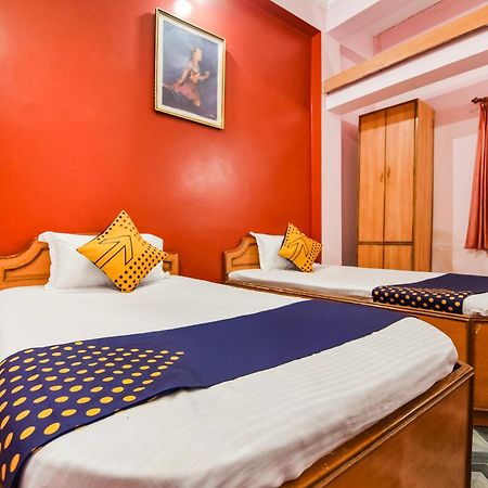 Spot On Hotel Midtown Gondia Εξωτερικό φωτογραφία