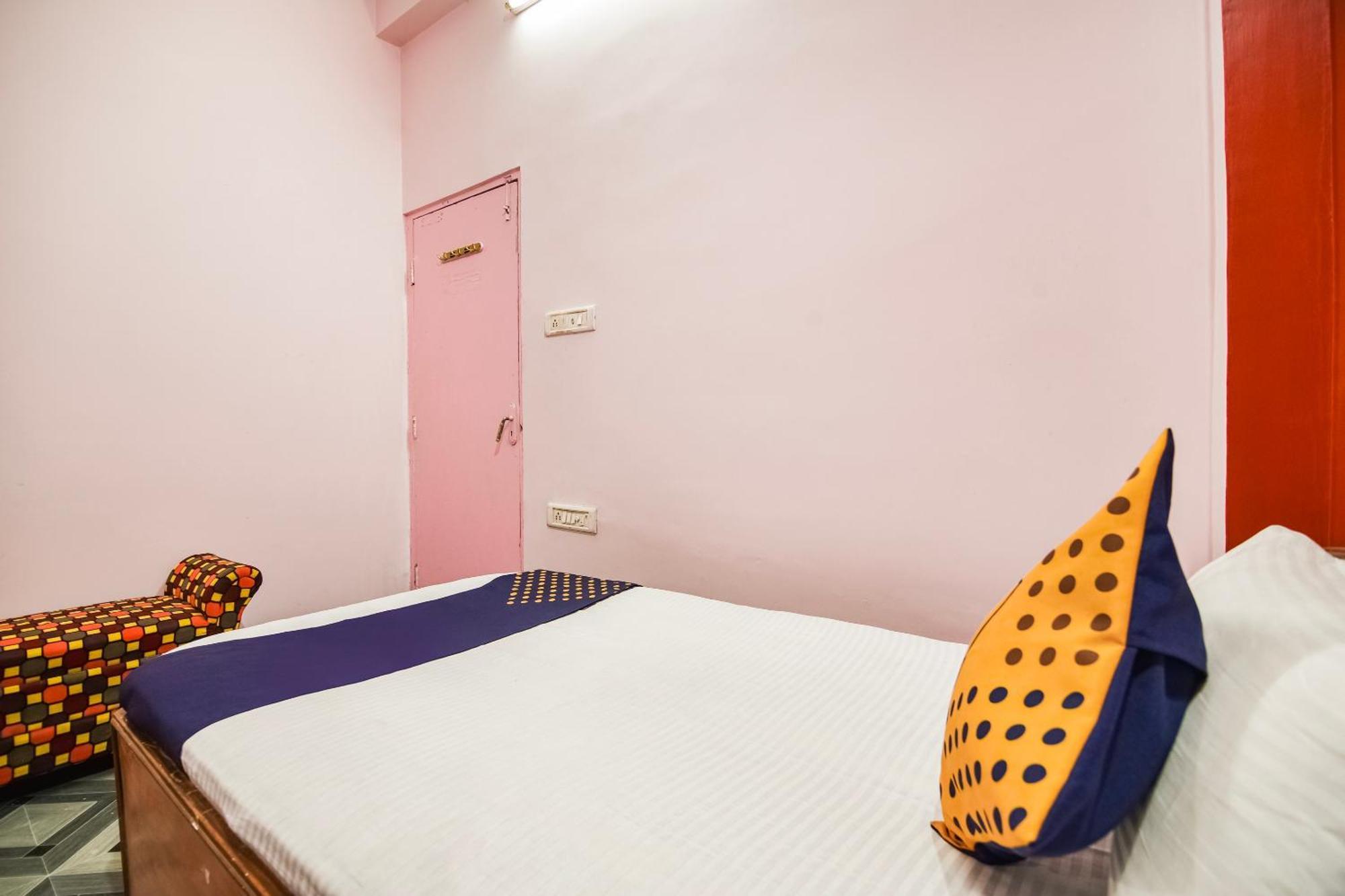 Spot On Hotel Midtown Gondia Εξωτερικό φωτογραφία