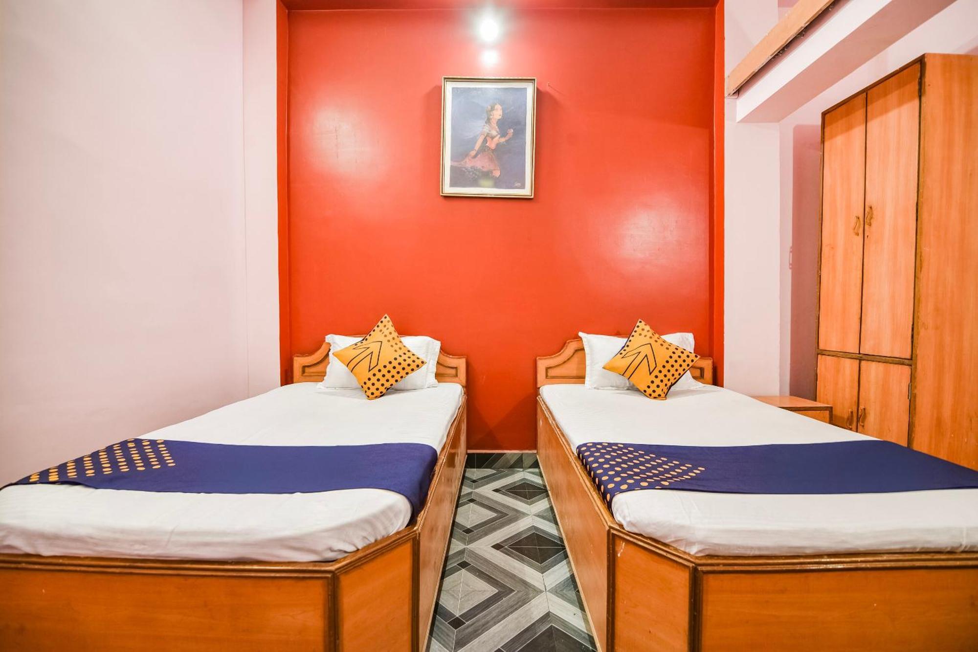 Spot On Hotel Midtown Gondia Εξωτερικό φωτογραφία