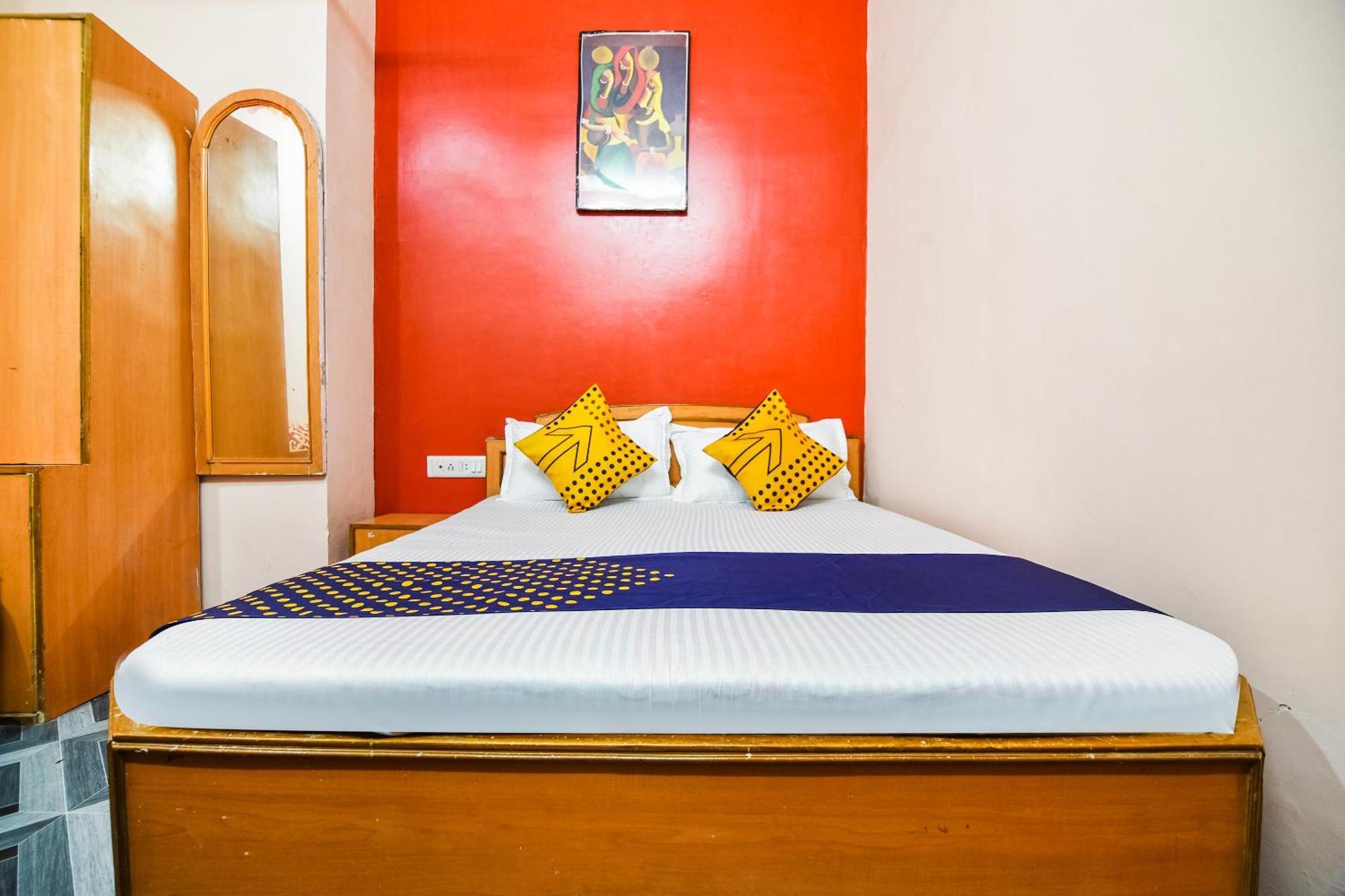 Spot On Hotel Midtown Gondia Εξωτερικό φωτογραφία