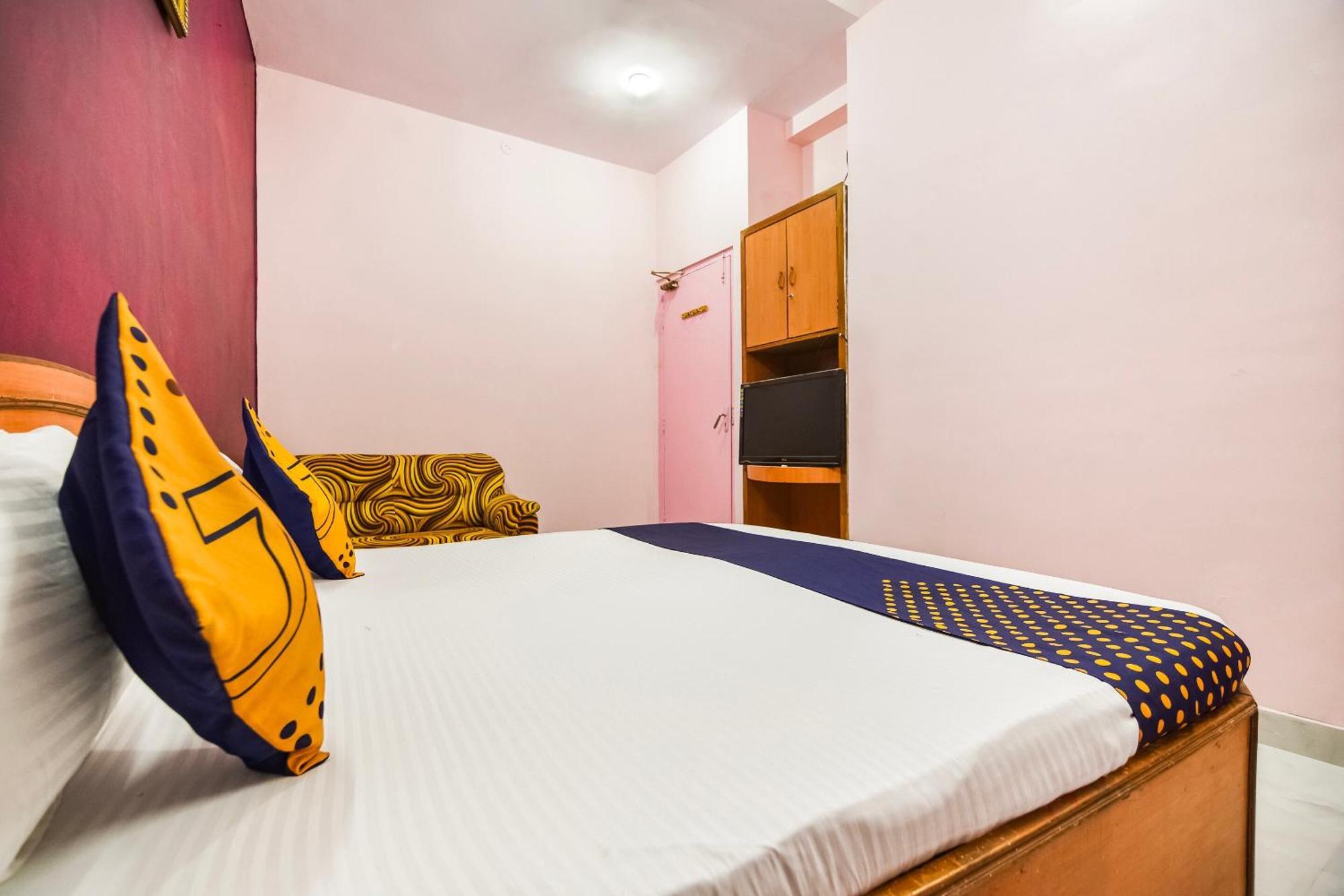 Spot On Hotel Midtown Gondia Εξωτερικό φωτογραφία