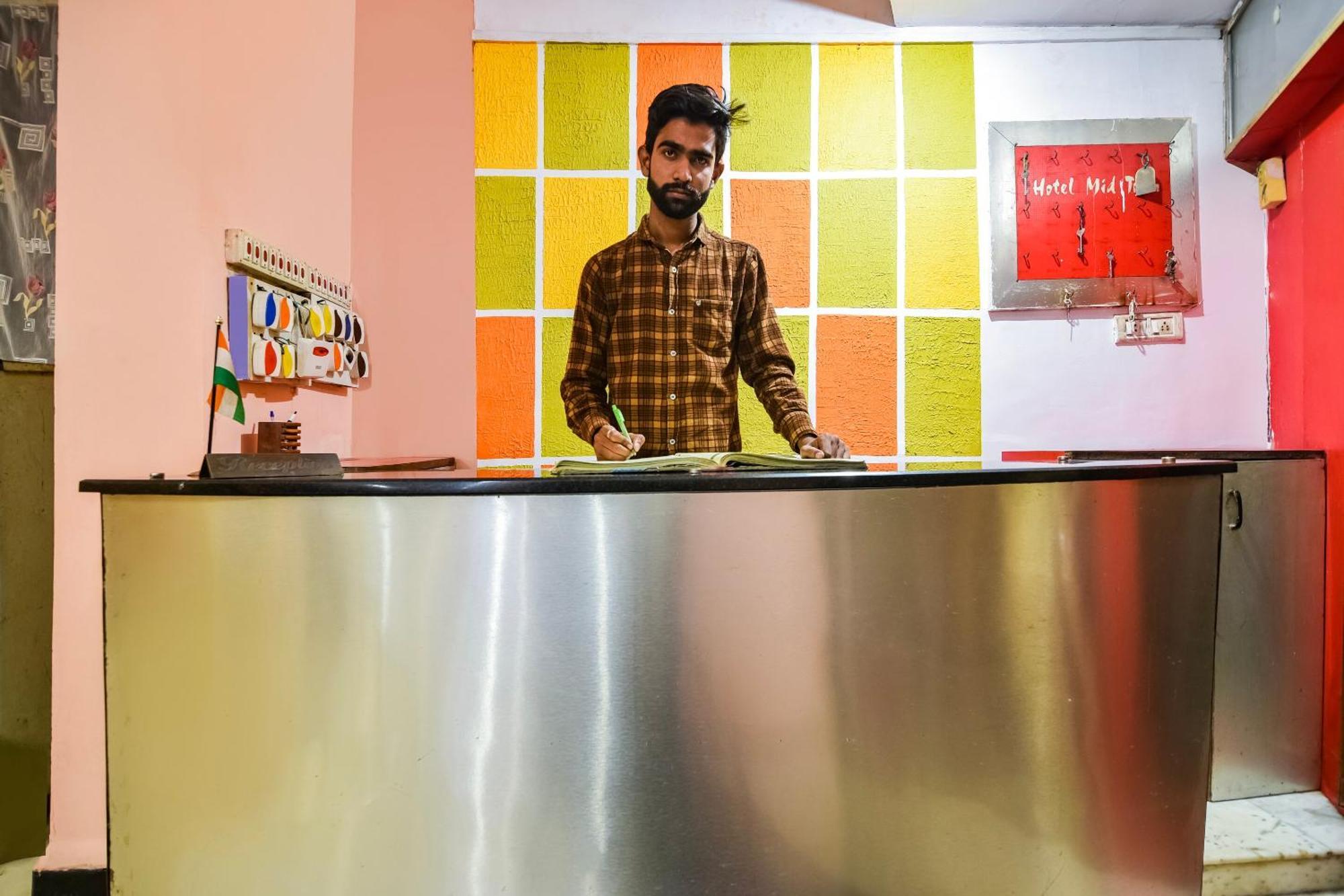 Spot On Hotel Midtown Gondia Εξωτερικό φωτογραφία